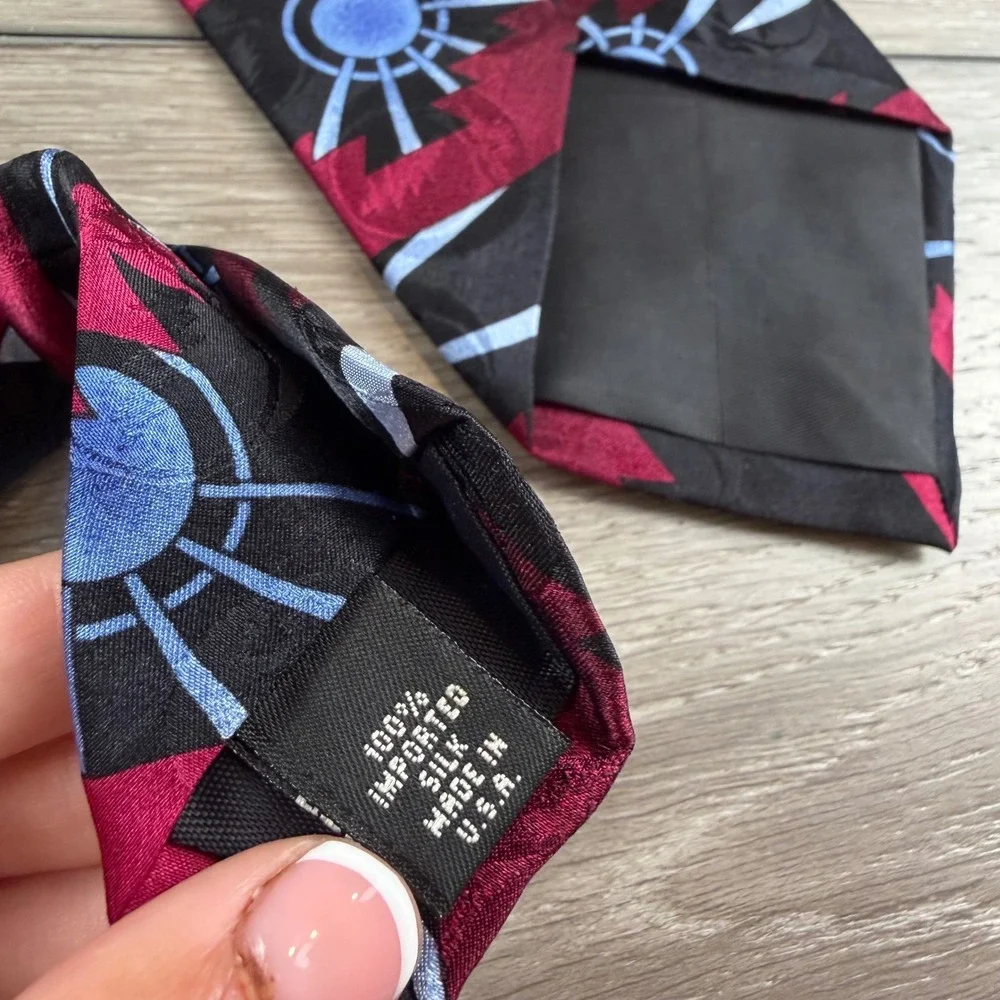 Grateful Dead Mens Necktie Sunshine Daydream Silk Lightning Bolt Black Red OS